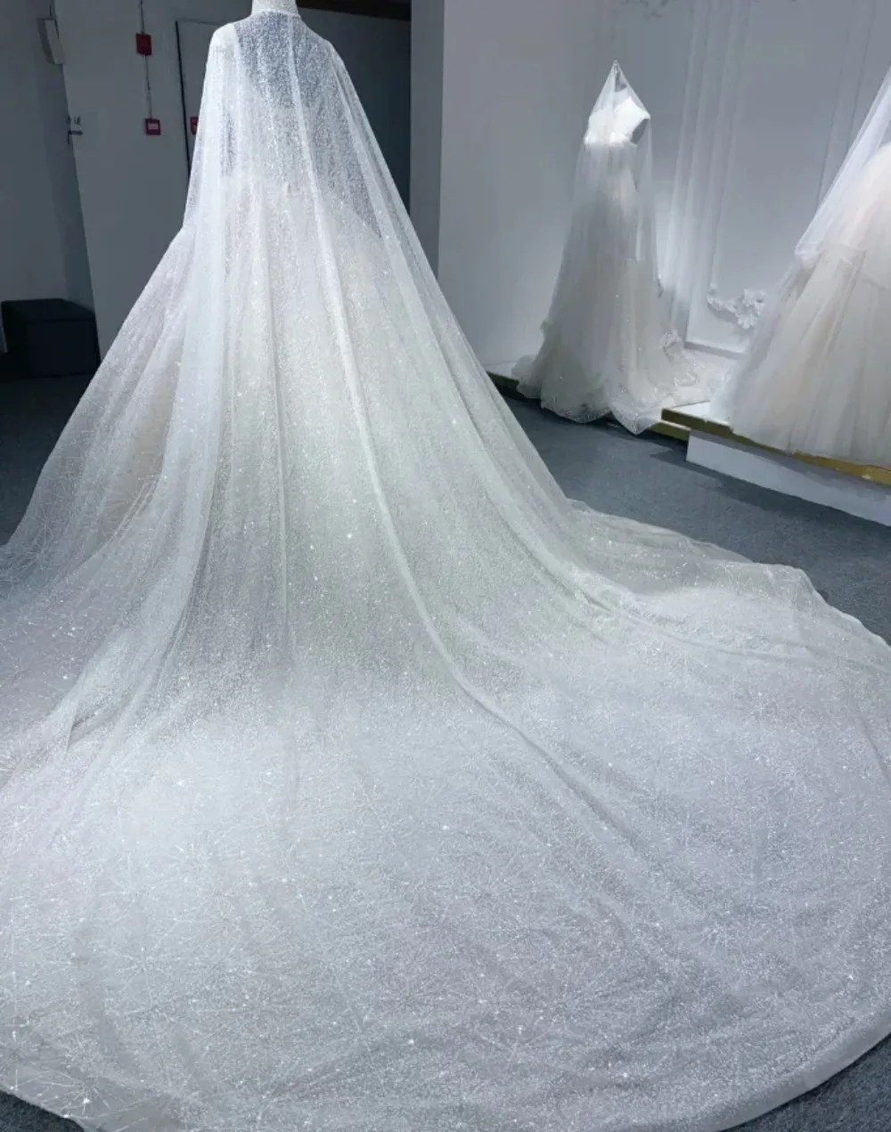 Braut-Cape mit Glitzer-Garn - alternate angle