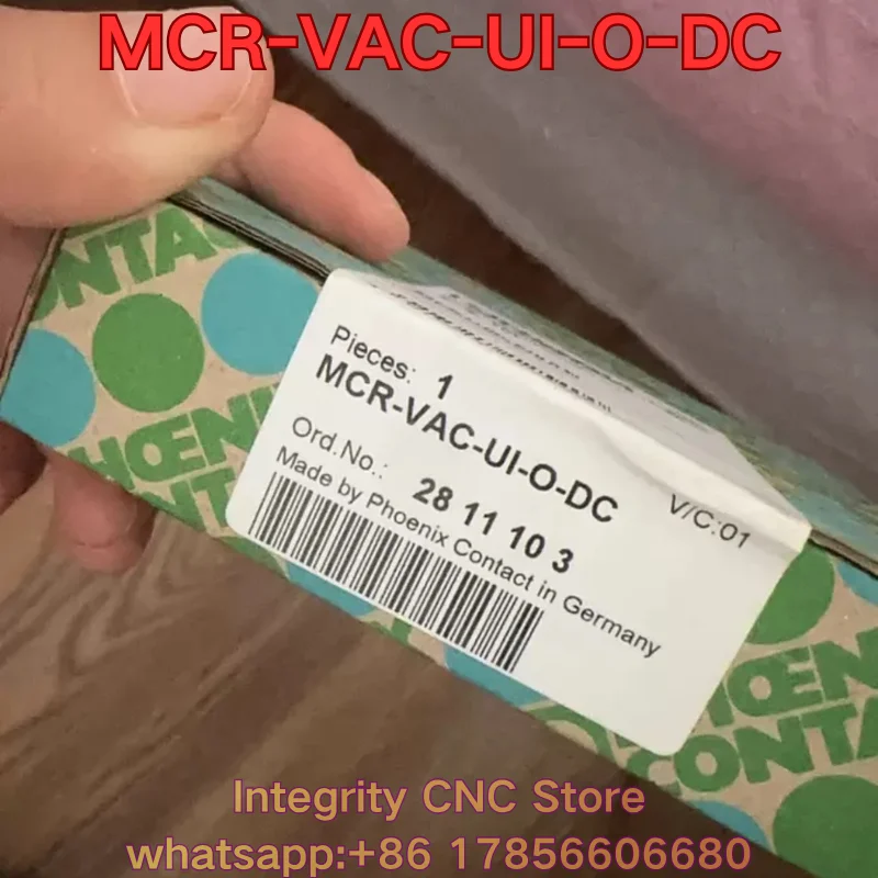 New MCR-VAC-UI-O-DC PLC module 2811103