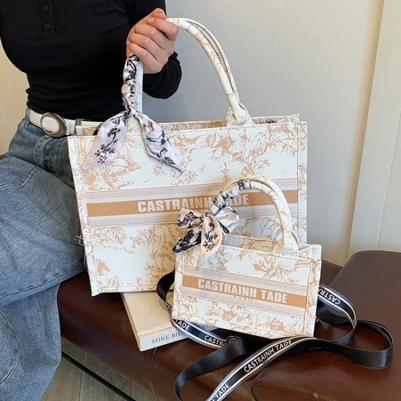 

Винтажная роскошная сумка для подгузников для женщин, элегантная сумка через плечо, минималистичная дизайнерская сумка-тоут из кожи для стильной мамы.