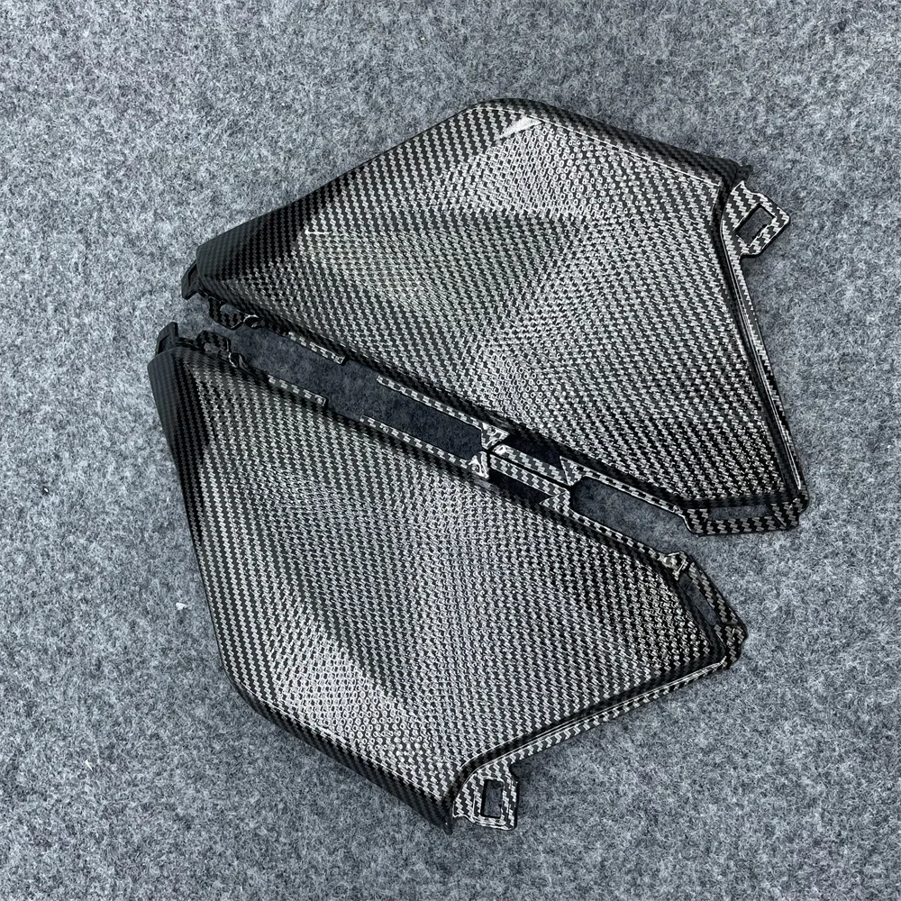 

ABS motorcycle fairings are suitable for CBR1000RR fuel tank patterned small plates with carbon fiber paint in 2017-2019 17-19