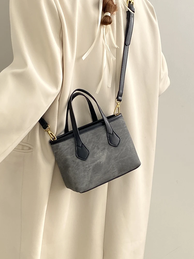 2024 Niche Design New Temperament Handbag Spring Summer Vintage Portable Small Bag All-match Shoulder Slung Crossbody Bag Women
