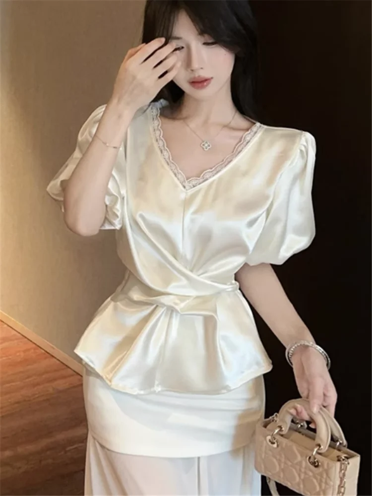 

French Style Short Puff Sleeve Apricot Short Shirt Women Lace Patchwork V Neck Blouse New 2025 Summer Fashion Pleated Slim Top