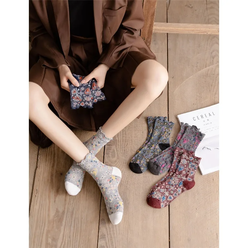 1pc Vintage Floral Heart Women Crew Socks Ruffle Cuff Glitter Embossed Jacquard Mid Calf Stacking Socks Ladies Casual Socks