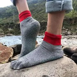 Anti-Schnitt-Socken mit geteilter Zehenpartie, 5-stufiger Schnittfestigkeit, Barfußschutz, rutschfest, für Outdoor, Camping, Strand, verschleißfeste Wandersocken