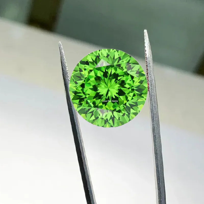 Brilliant Tsavorite Green Emerald Gemstone Round Cut 11.0mm 5.0 Cts VVS Gem Beads For Jewelry