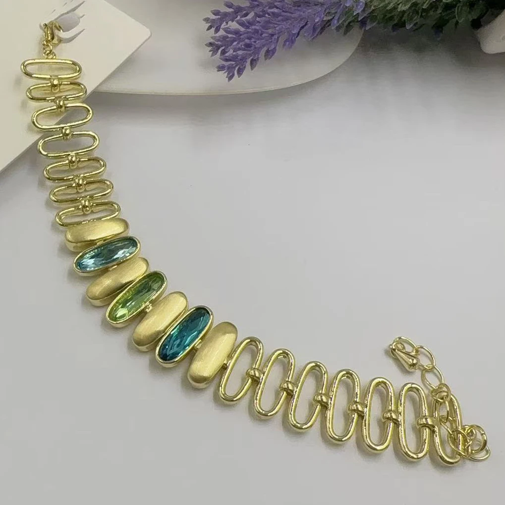 Chic Gold Tone Link Bracelet with Gradient Blue-Green Gemstone Accents Women’s Stylish Daily Fashion Jewelry