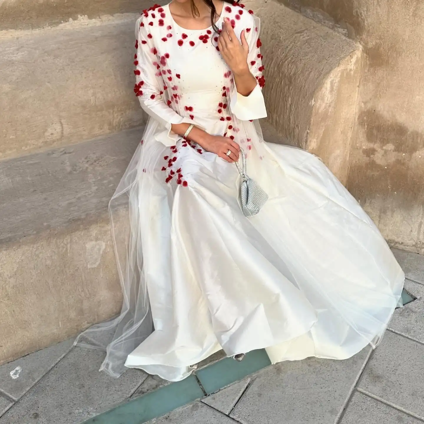 Customized Fashion Crew Neck Satin Long Sleeves Appliques Evening Dresses Elegant Floor Length Celebrity Gowns Vestido De Noche