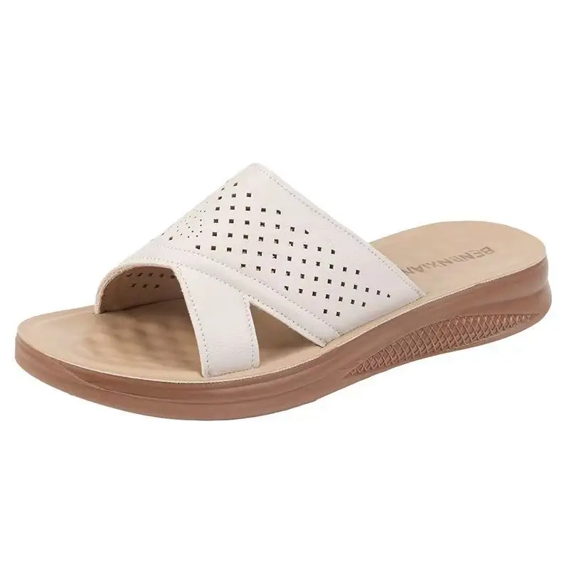 المرأة المفتوحة تو الجلود شقة وحيد النعال الصيف جديد لينة وحيد عدم الانزلاق خفيفة الوزن مريحة المنزل النعال شباشب لخارج المنزل