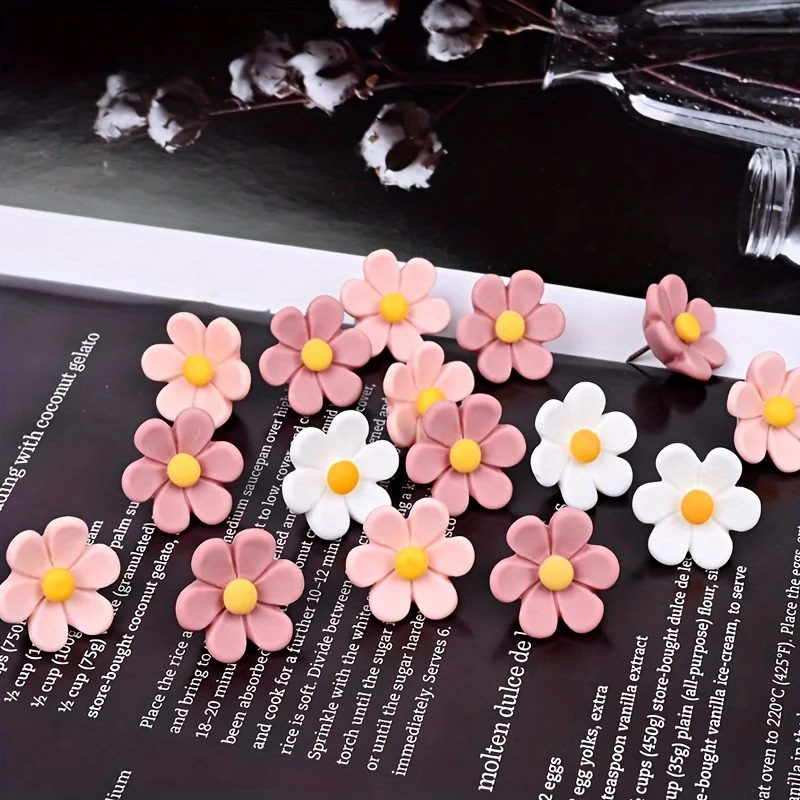 16A set of pins with random floral patterns in assorted colors - Resin push pins，Features a color-coded floral design，Perfect fo