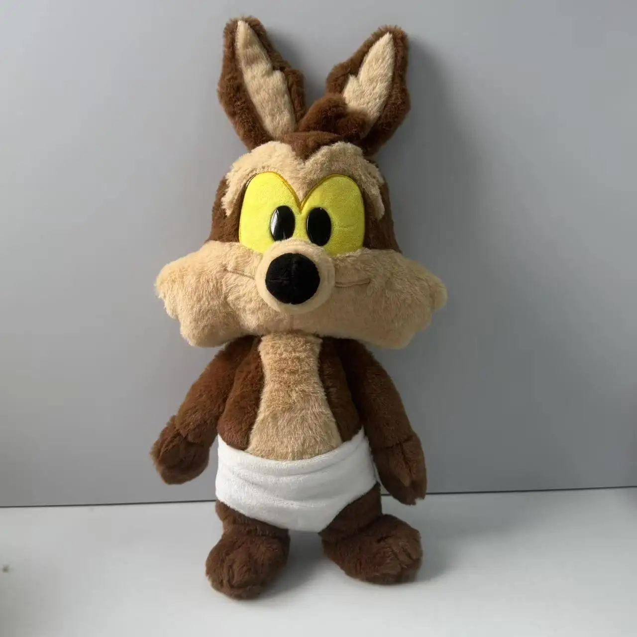 Neues 40cm großes Plüschtier „Coyote Wile E“, niedliches 40cm großes Plüschtier „The Cunning Brown Wolf“, Anime-Zubehör, Cartoon-Puppe, Geschenk. – Detail 6