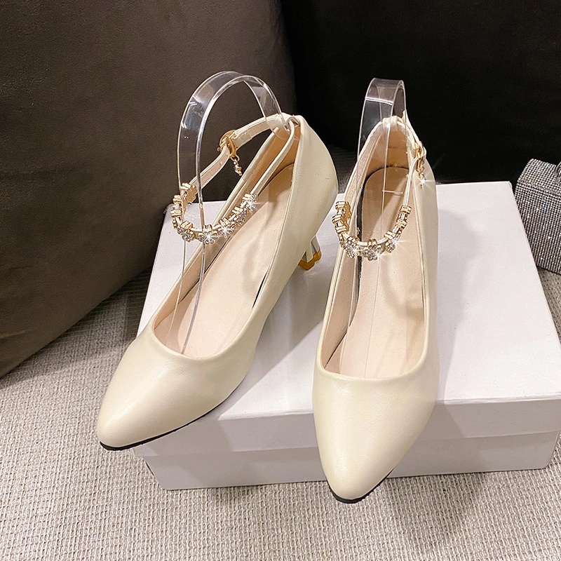 حذاء نسائي بكعب عالٍ لموسم الربيع والخريف بكعب سميك مريح حذاء نسائي أنيق بكعب عالٍ بإبزيم لطيف