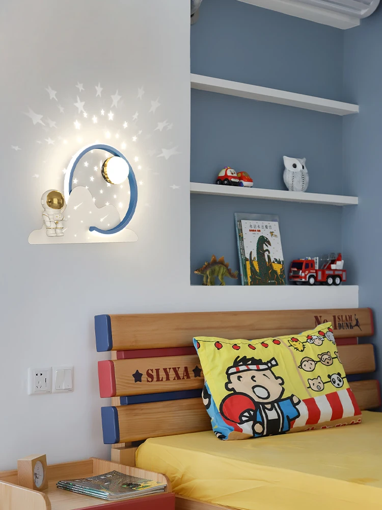 Astronaut Lamp Modern LED Wall Lamp For Living Room Bedroom wall Sconce Indoor Lighting Home Decorative Lights stars Shadow