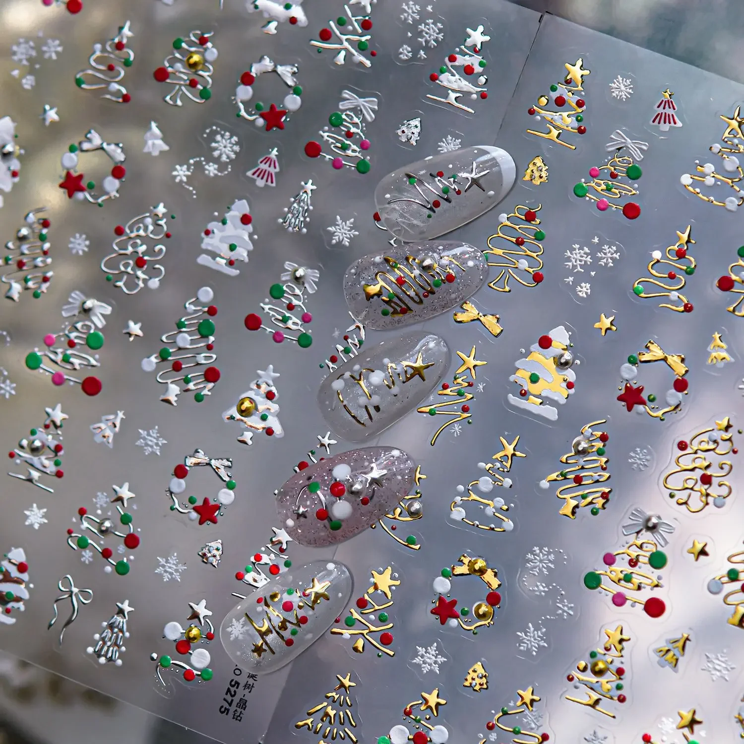 ฤดูหนาวต้นคริสต์มาสหมี Apple Dog House เทียนพวงหรีด Snowman Star Snowflake Santa Claus คริสตัลบอลสติ๊กเกอร์เล็บ Decal