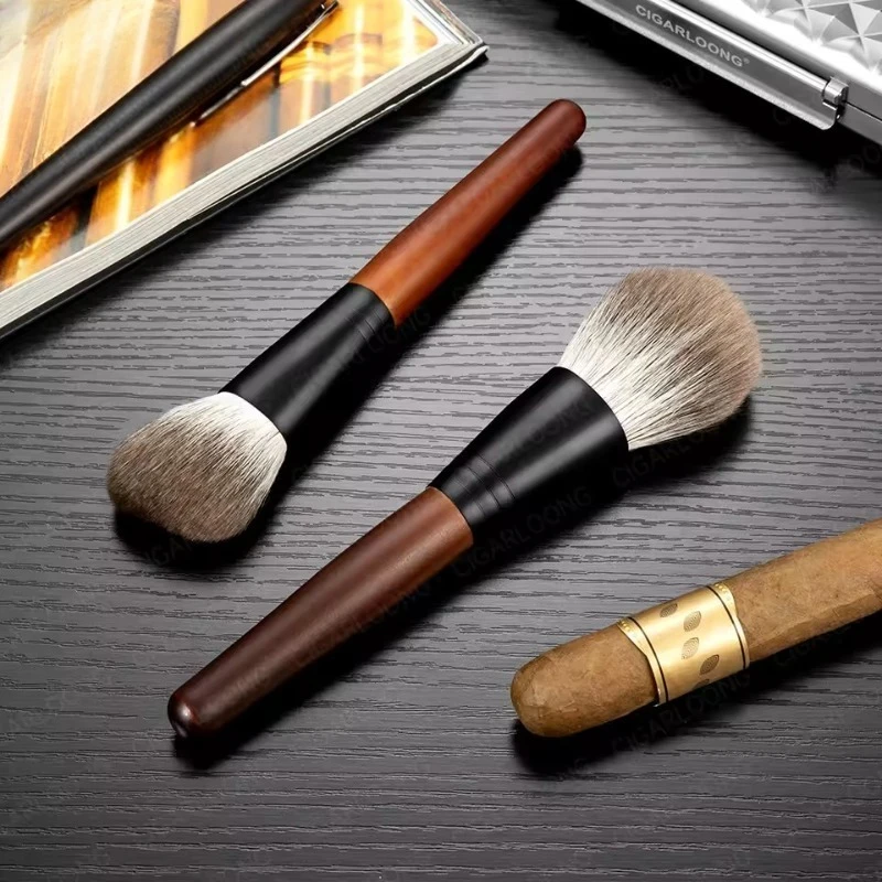 

Cigar Care Brush with Soft Snow Fox Hair:Portable Multi-Style Soft Brush – Professional Cigar Care Cleaning Tool for Enthusiasts