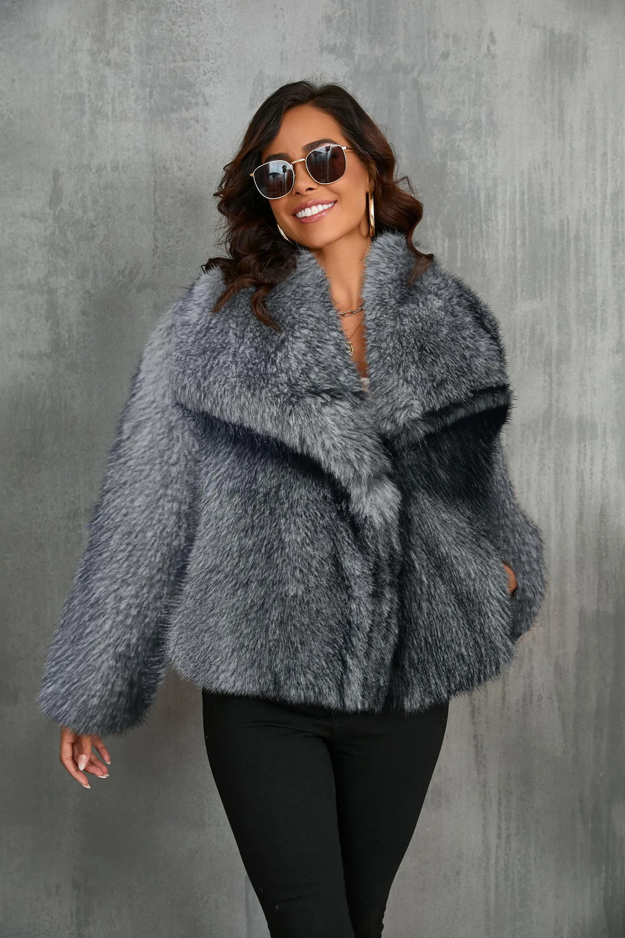 Women's Artificial Fur Coat with Large Lapel Short Fashionable Fox Fur Style Fluffy Plush Clothing for Ladies