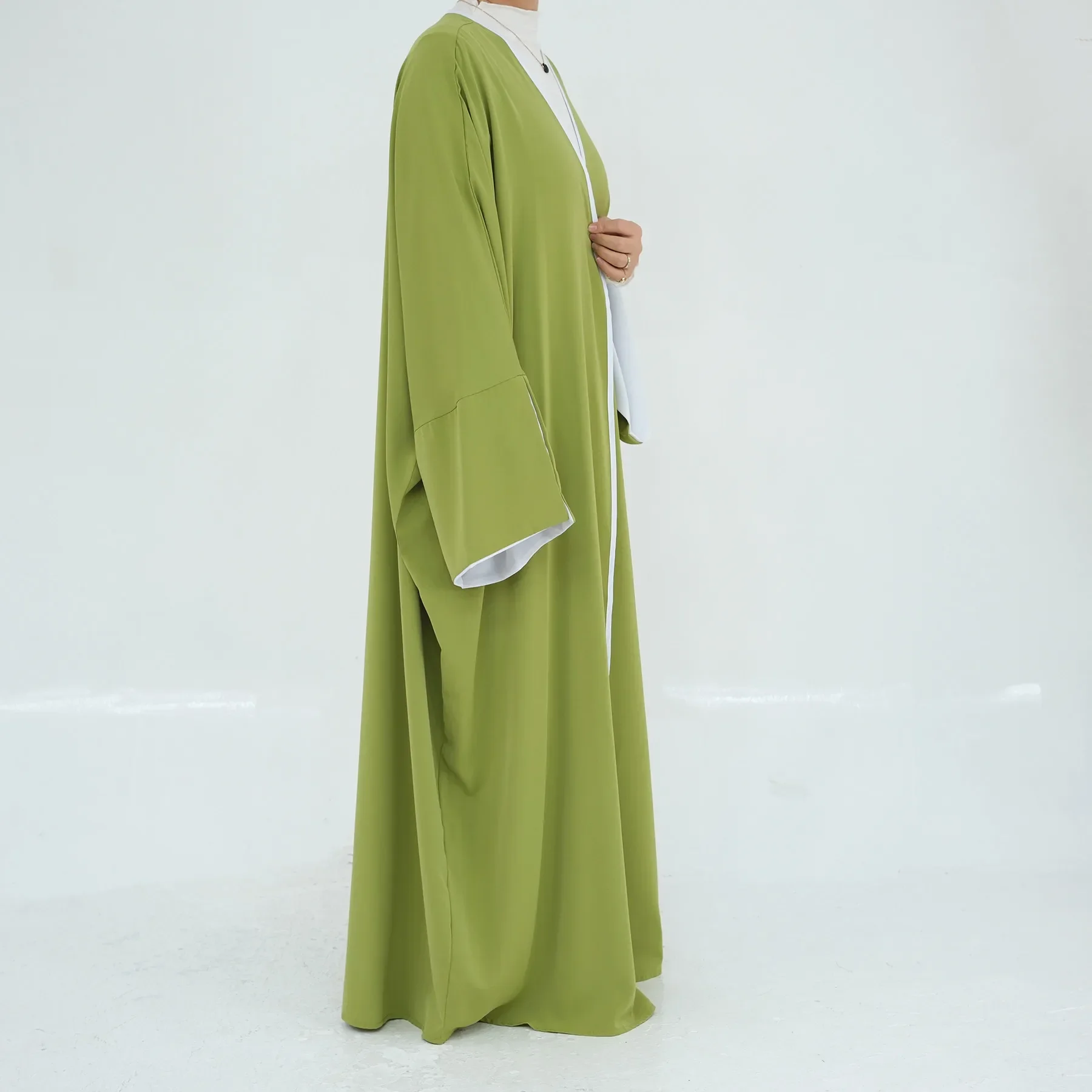 

Eid Batwing Open Abaya Dubai Luxury Kimono Cardigan Muslim Abayas for Women Ramadan Turkish Dresses Kaftan Robe Islam Clothing