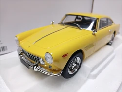 Matrix 1:18 250GT/E 2+2 Coupe Pininfarina 1960 Yellow Vintage Car Simulation Limited Edition Resin Metal Static Car Model Toy