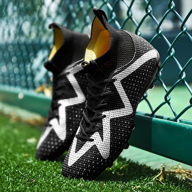 All Age Soccer Training Shoes Minimal Stylish Solid Seamless Upper Flexible Sole Sweat Resistant Soft Insole Outdoor Match Cleat