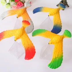 1/3/5Pcs Funny Verbazingwekkende Balancing Eagle Met Piramide Stand Magic Vogel Bureau Kids Speelgoed Plezier Leren dropshipping