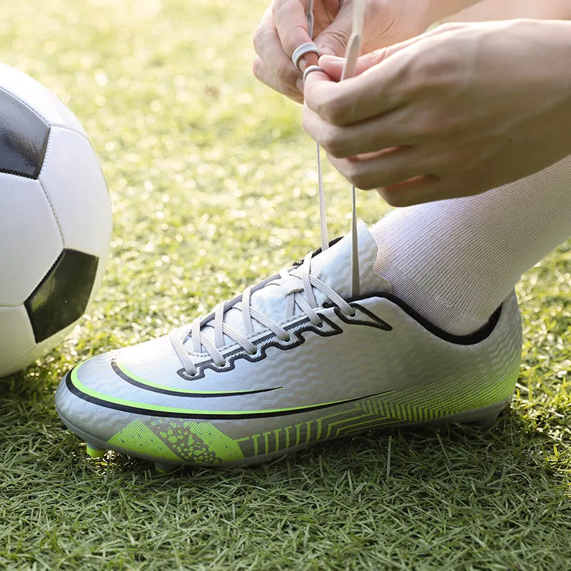 Zapatos de fútbol TF/FG antideslizantes para hombres, zapatos de entrenamiento con cordones, zapatillas ultraligeras, botas de fútbol bajas de alta calidad, 35-45