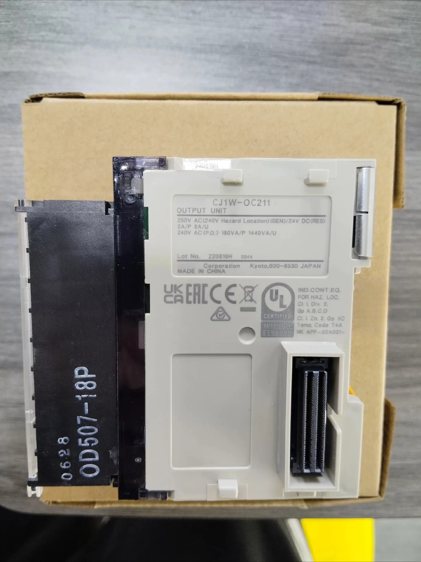 

Новый выходной модуль блока ПЛК CJ1W-OC211 для Omron CJ1W-OC211
