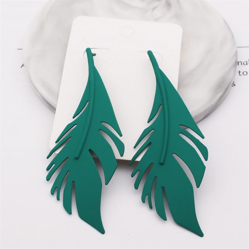 Green Leaf Long Hanging Earrings for Women Black Gold Color Metal Feather Dangle Earrings Exaggerated Jewelry aretes de mujer