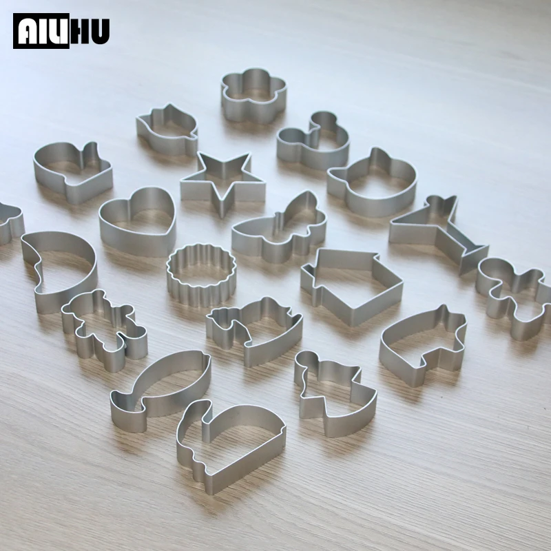 Baking Tools 28 Style Cookie Cutters Moulds Aluminum Alloy Cute Animal Shape Biscuit Mold DIY Fondant Pastry Decorating Kitchen