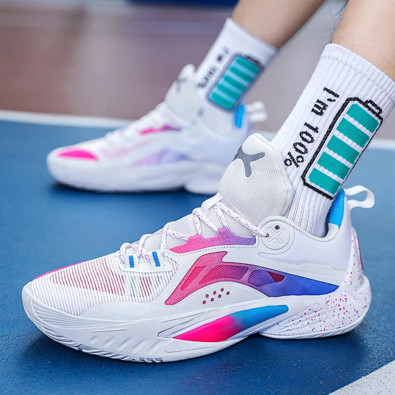 

New breathable ultra-light men's sneakers soft sole non-slip fashion running shoes Multi-purpose running sneakers