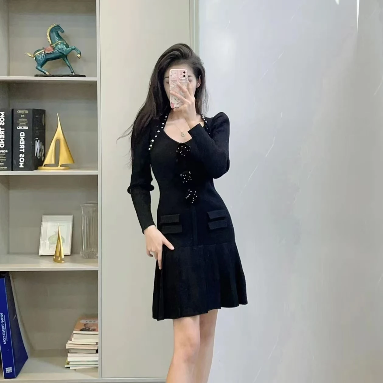 

Spring And Autumn New Fashionable Socialite Style Three-Dimensional Flower Women's Knitted V-Neck Slim Fit Long Sleeved Dress