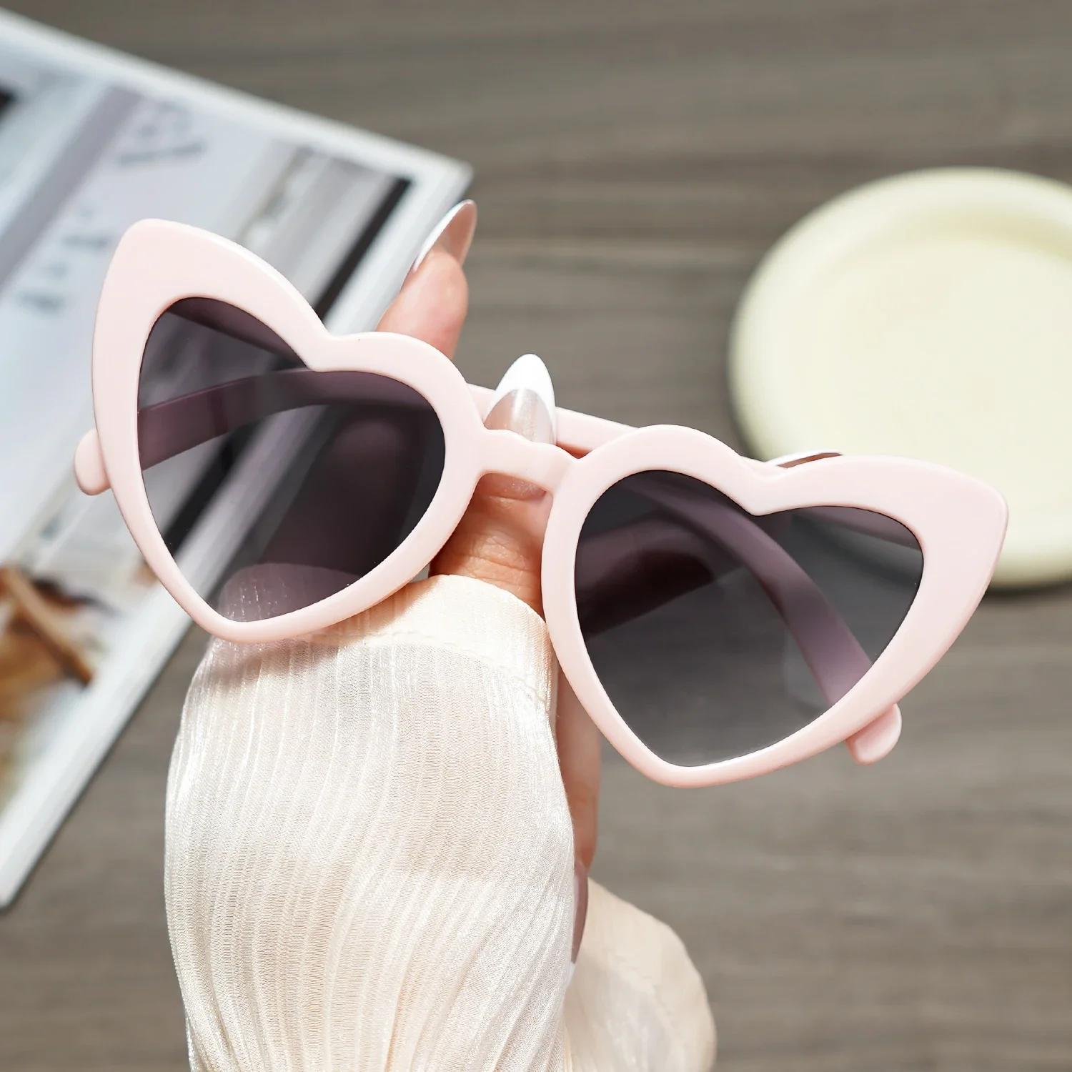 12 Paar herzförmige Sonnenbrillen für Damen, farbige Herzgläser, Halloween-Partygeschenk, Weihnachtsdekoration – Detail 10