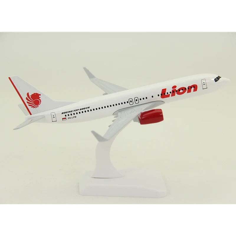 19cm Indonesian Lion Alloy Aircraft Model B737-900 Air Airliner Gift Ornament Souvenir Display Toys Collection