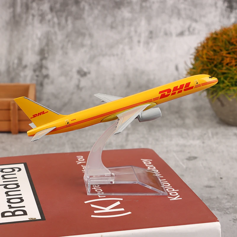 16CM Scale 1:400 Metal Airplane Replica DHL Alloy Airplane Model Yellow Freight Machine Diecast Aircraft Aviation Collectibles