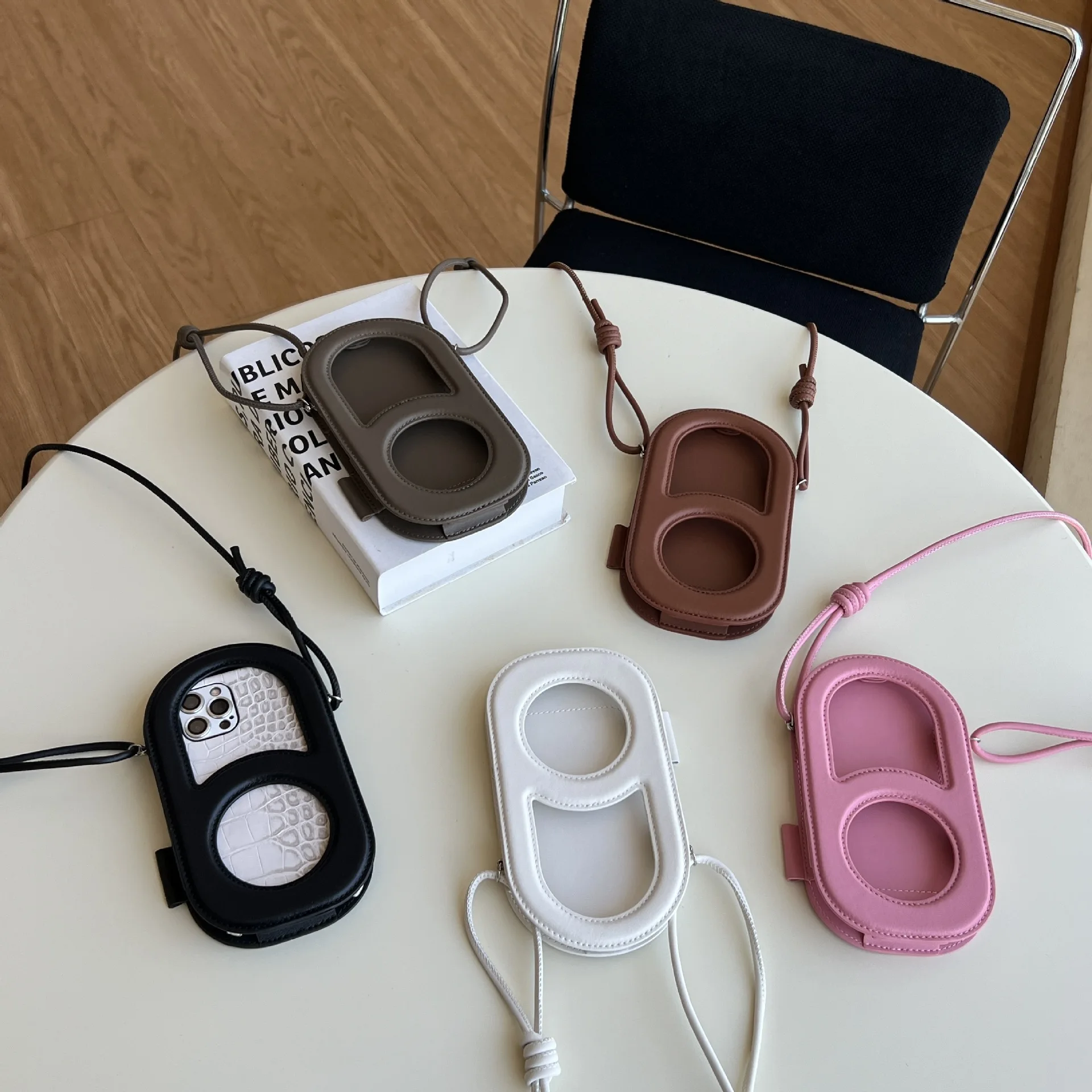 

Милая женская сумка для телефона из натуральной кожи, мини-клатч через плечо с вырезами, кошелек для карт