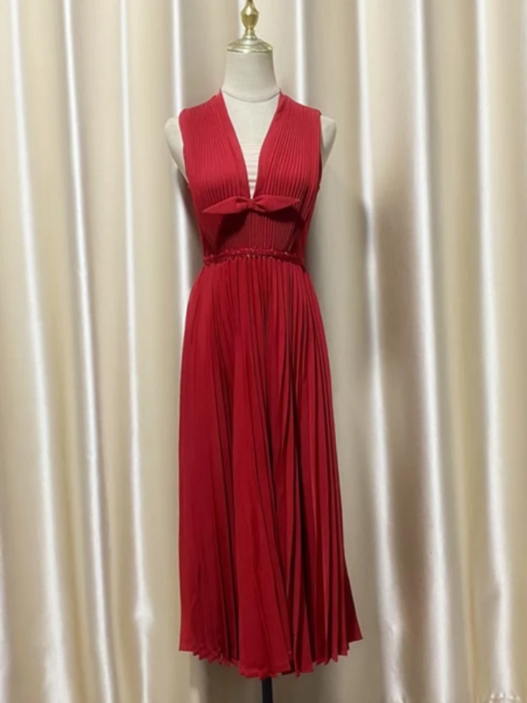 Elegant Red Deep VคอชุดเดรสแขนกุดPaneledสานจีบเสื้อMidiยาวชุดสตรีแฟชั่น 2025