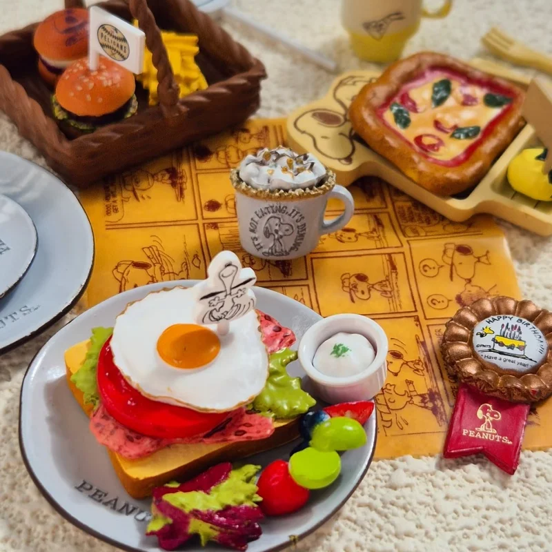 โมเดลจิ๋ว รีเมนท์ ฉากสนูปปี้พบกับเพนท์สที่ร้านกาแฟ ฟิกเกอร์โชว์ ของเล่นไข่เซอร์ไพรส์ กล่องสุ่ม ของสะสม ฟิกเกอร์สนูปปี้