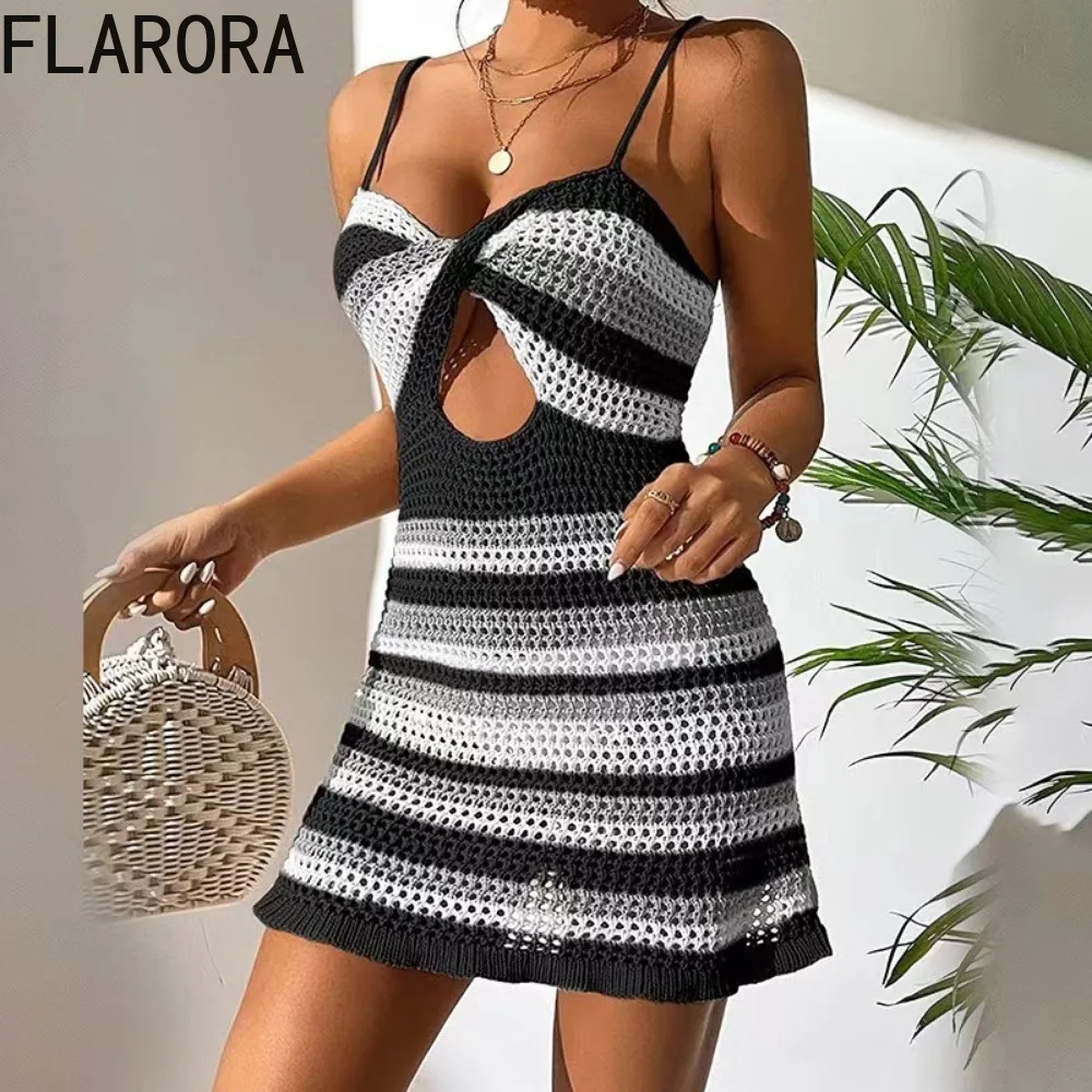 FLARORA Summer Beach Halter Mini abito lavorato a maglia Donna Scava fuori la banda Abiti senza schienale Festa di festa Abiti aderenti sexy Nuovo