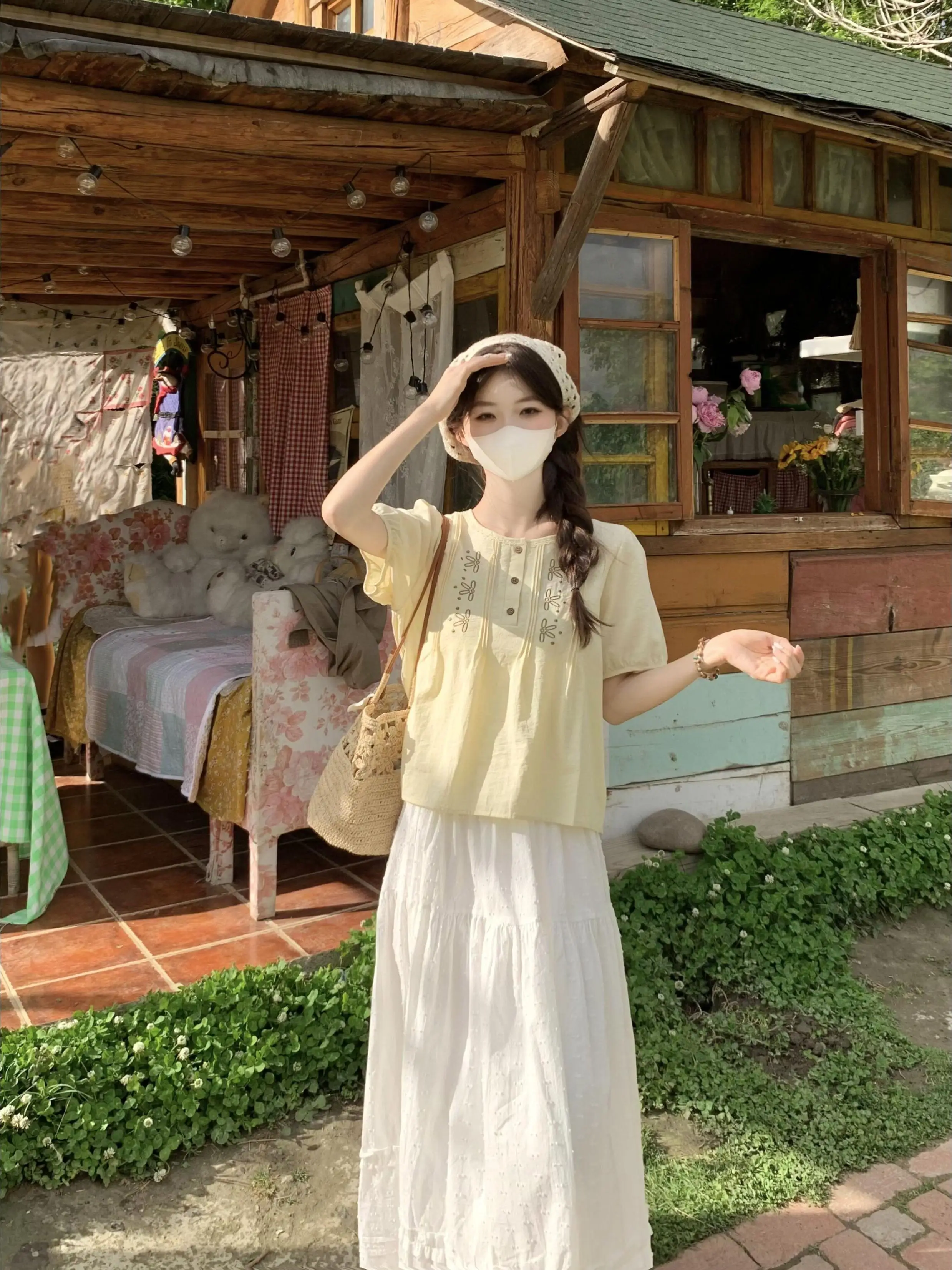 

Korean Style Short Sleeve Embroidered Pleated Design Unique Women's Shirt Summer 2026 New Sweet Style Top Trendy Fashion