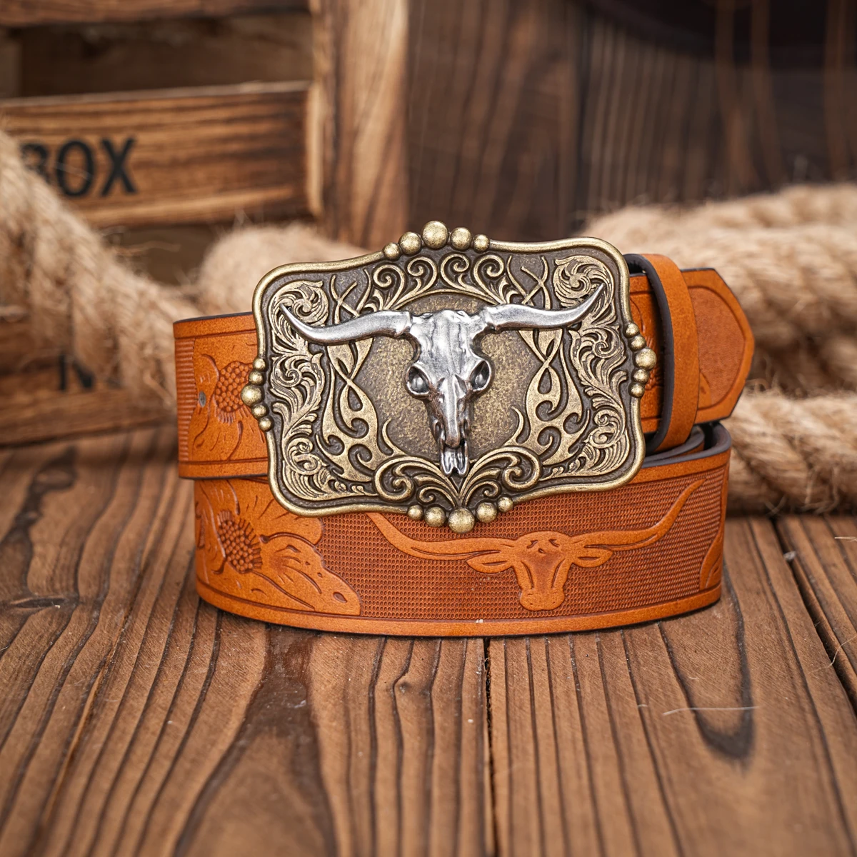 A men\'s and women\'s casual retro belt Western style! PU leather belt with metal buckle, suitable for daily work wear