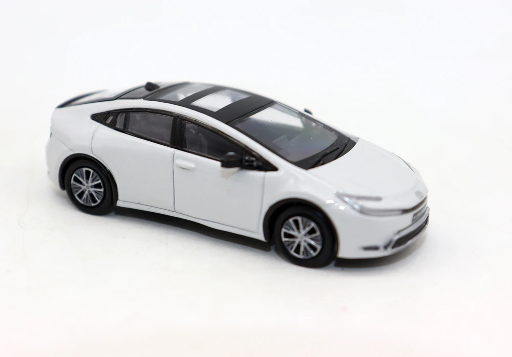 New PARA 1:64 Prius 2023 Diecast Alloy Toy Cars Simulation Model By PARA64 For Collection gift