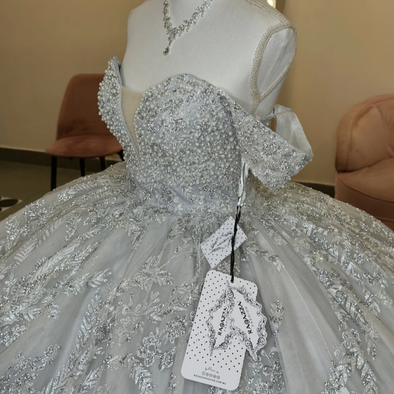 Gray Quinceanera Dresses Off The Shoulder Sequin Applique Lace Beads Tull Ball Gown Vestidos De 15 Anos Sweet 16 Dress