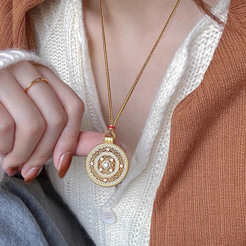 Antique gold crafts auspicious cloud lace hollow out diamond inlaid pendant retro necklace Chinese style light luxury jewelry