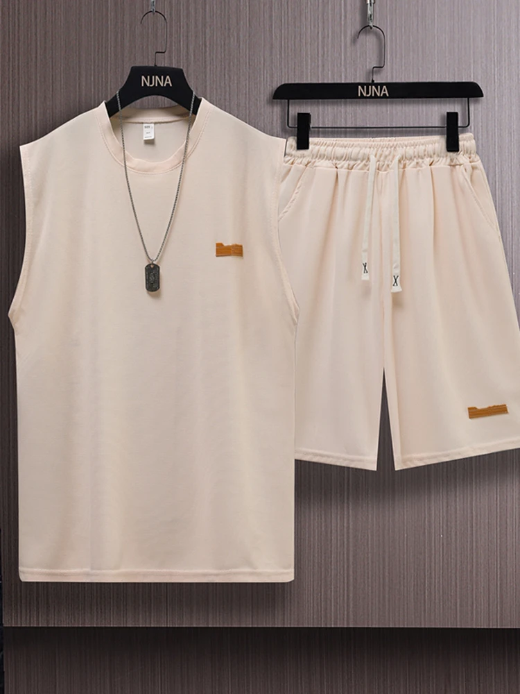 

Летний спортивный костюм из ледяного шелка для мужчин: тонкий жилет на бретелях и шорты, повседневный спортивный образ, молодежный стиль, футболка