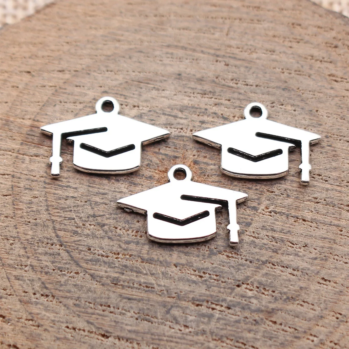 

80pcs 16x11mm(0.63x0.43inch) Antique Silver Color Graduation Hat Bachelor Cap Charms Pendants DIY Jewelry Making Accessories