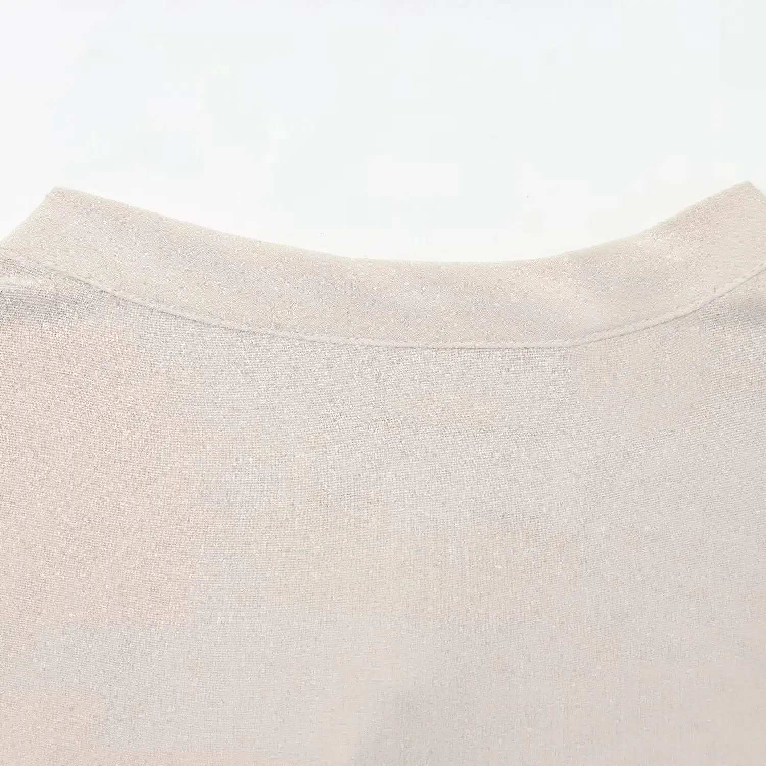 2025年女性ファッション 欧米風 秋新作 ラミネート装飾リボンシャツ レトロ長袖シャツ ブラウス 女性用