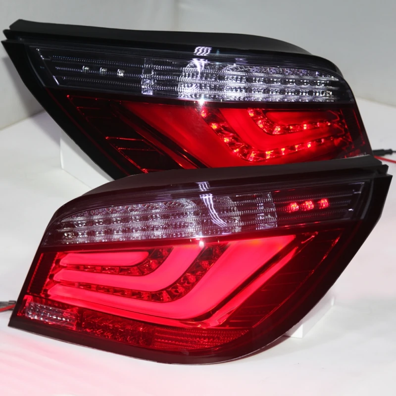 For BMW E60 5 Series 520i 523i 525i 528i 530i LED Tail Lamp 2004-2008 Year Red Smoke Color