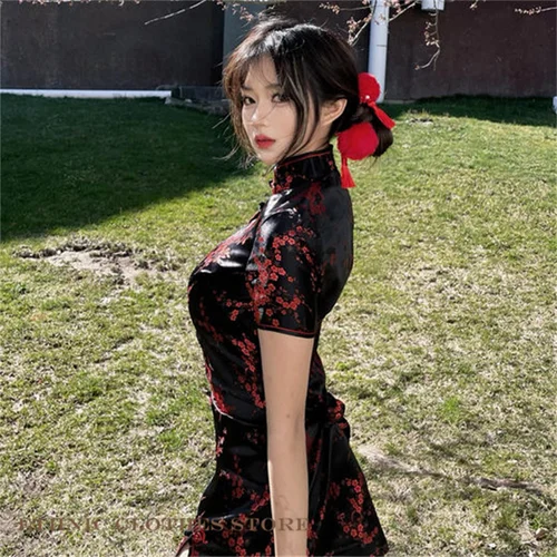 Imagen 2 del producto Vestido clásico de estilo chino Qipao femenino Sexy de manga corta Mini Cheongsam elegante Jacquard flor ropa tradicional Y2K Qipao