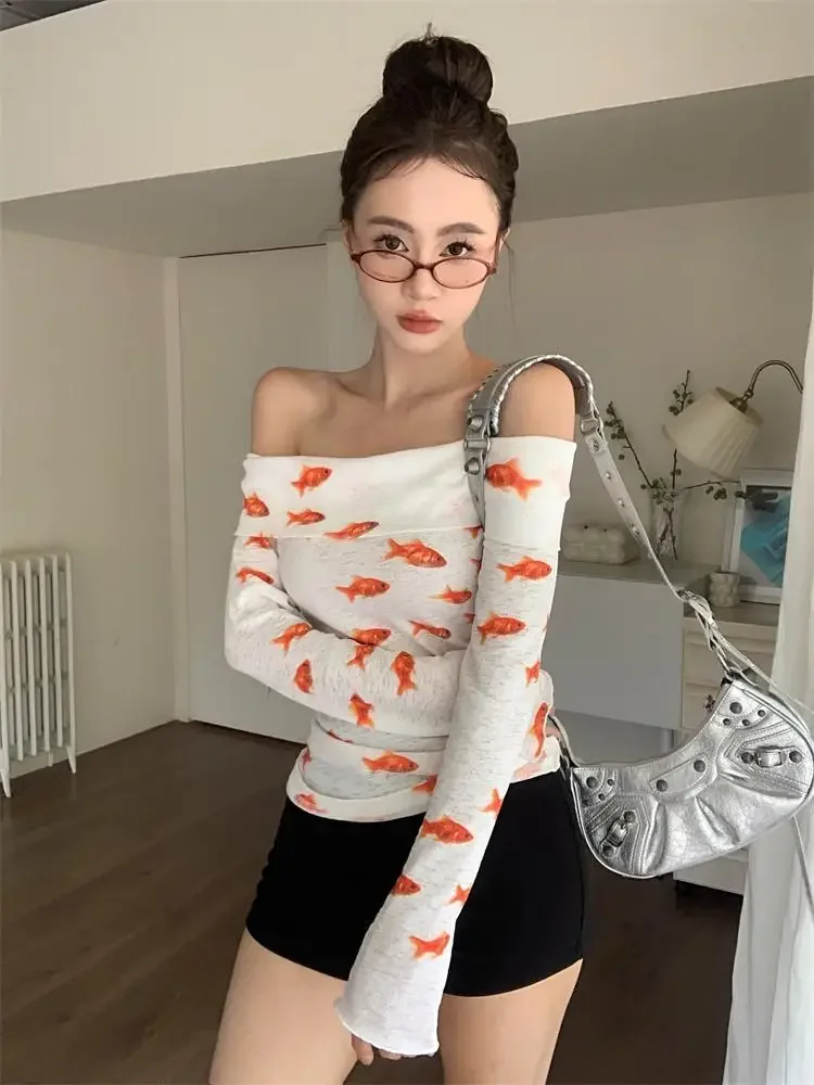 

Белая футболка с длинными рукавами и принтом золотой рыбки, женская осенняя облегающая рубашка Spice Y2k с открытыми плечами, топ