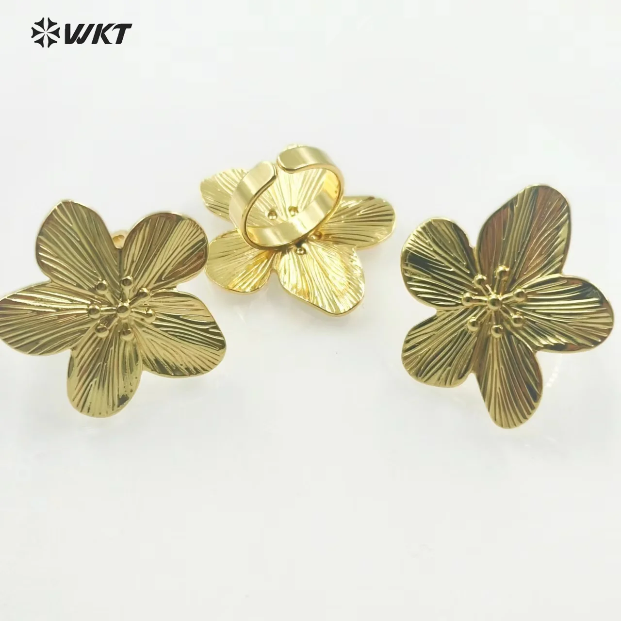 WT-R545 Fashionable Elegant Vivid Flower Design With Yellow Brass Ring For Women Cocktail Party Fine Decoration