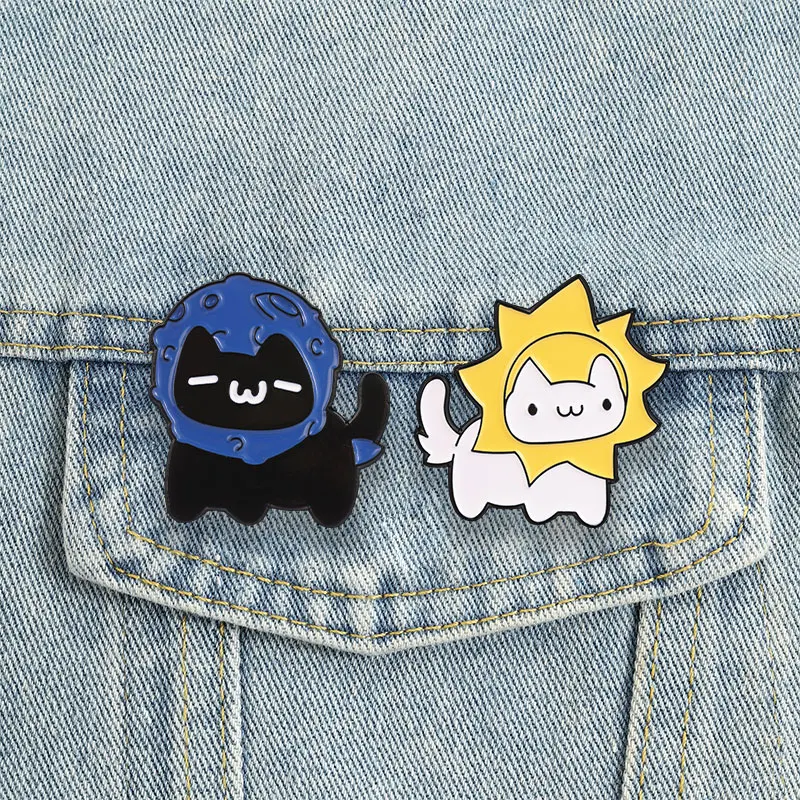2-4pcs/set Cartoon Animal Badges Fun Cat Duck Frog Dinosaur Bear Enamel Pin Sweet Fruit Anime UFO Brooch Gift Accessories