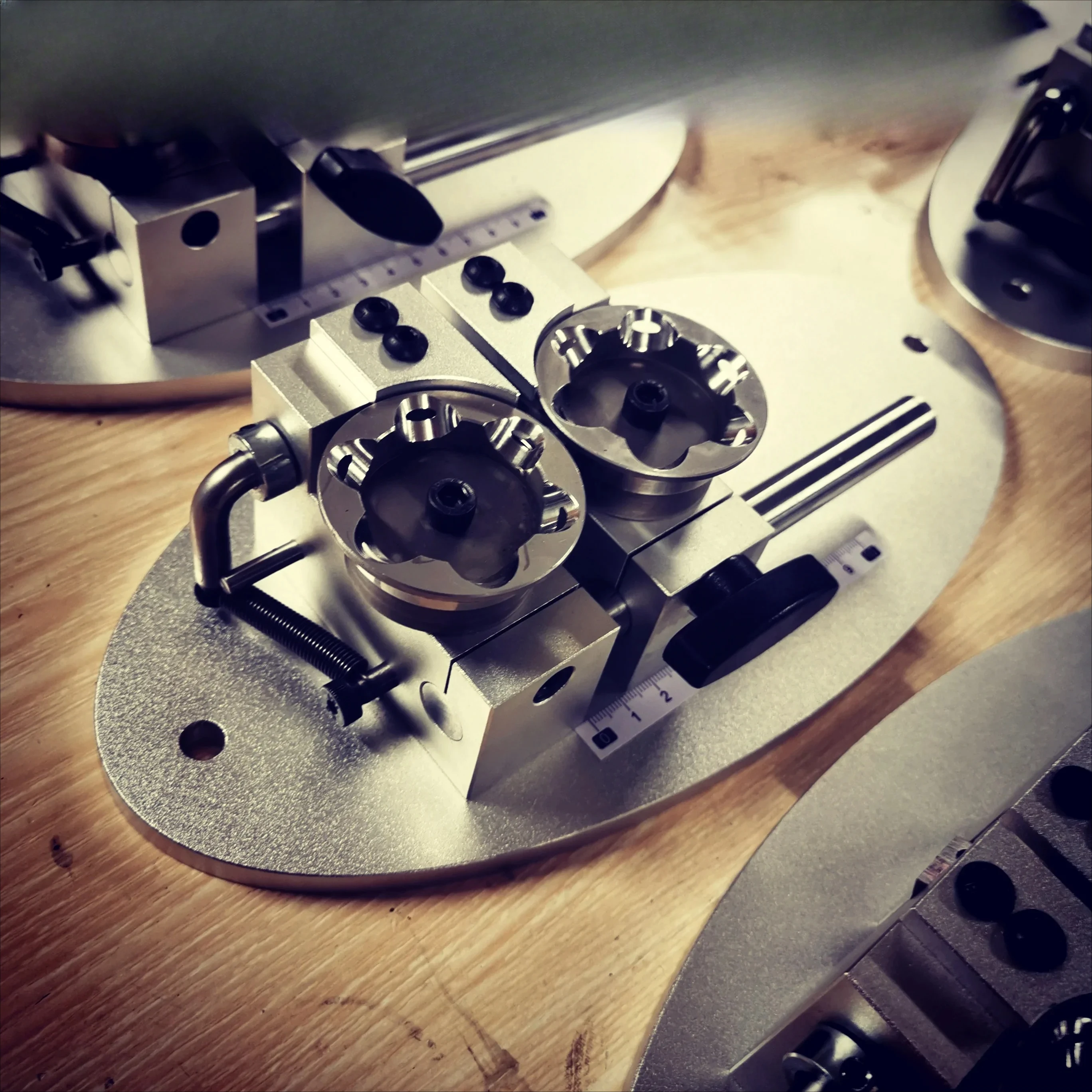 

Belt edge trimmer, handmade leather goods quick edge trimmer, chamfering rounded DIY vegetable tanned leather chamfering